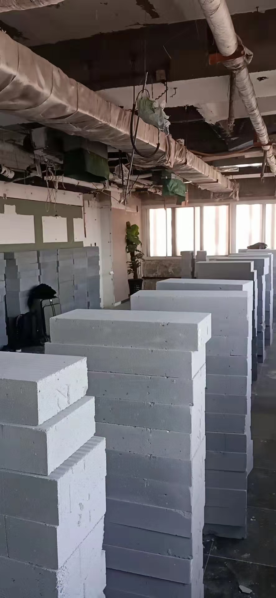 隔墙分区与收边